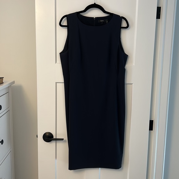 Theory Sleeveless Fitted Dress in Good Wool in Nocturne Navy - Picture 5 of 5